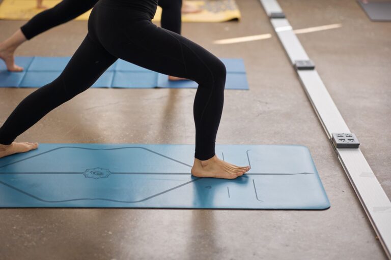 What type of yoga mat should we use ?